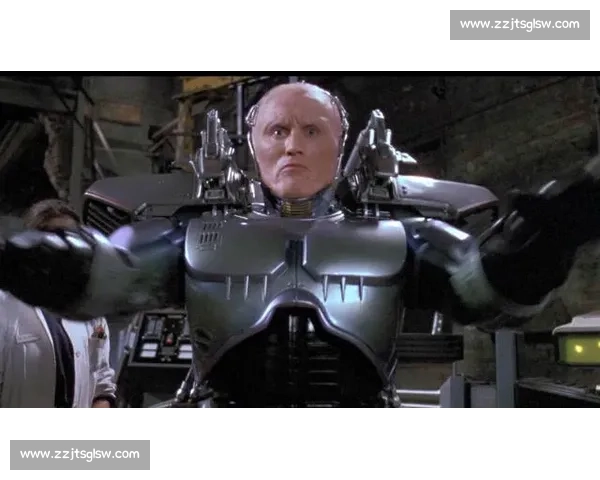 苏超赛场惊现 “钢铁战队”：机器人裁判与球形战警重塑赛事生态